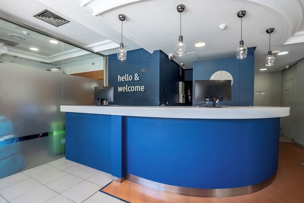 Travelodge Alicante Puerto 5/82