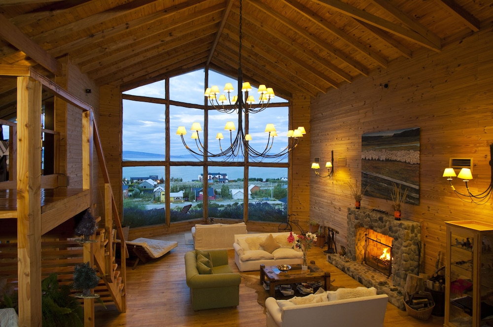 Blanca Patagonia Boutique Inn and Cabins 55/66