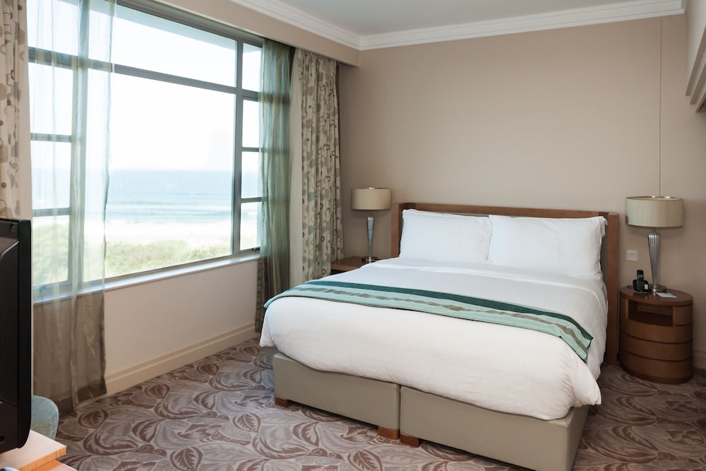 Suncoast Hotel And Towers 13/54