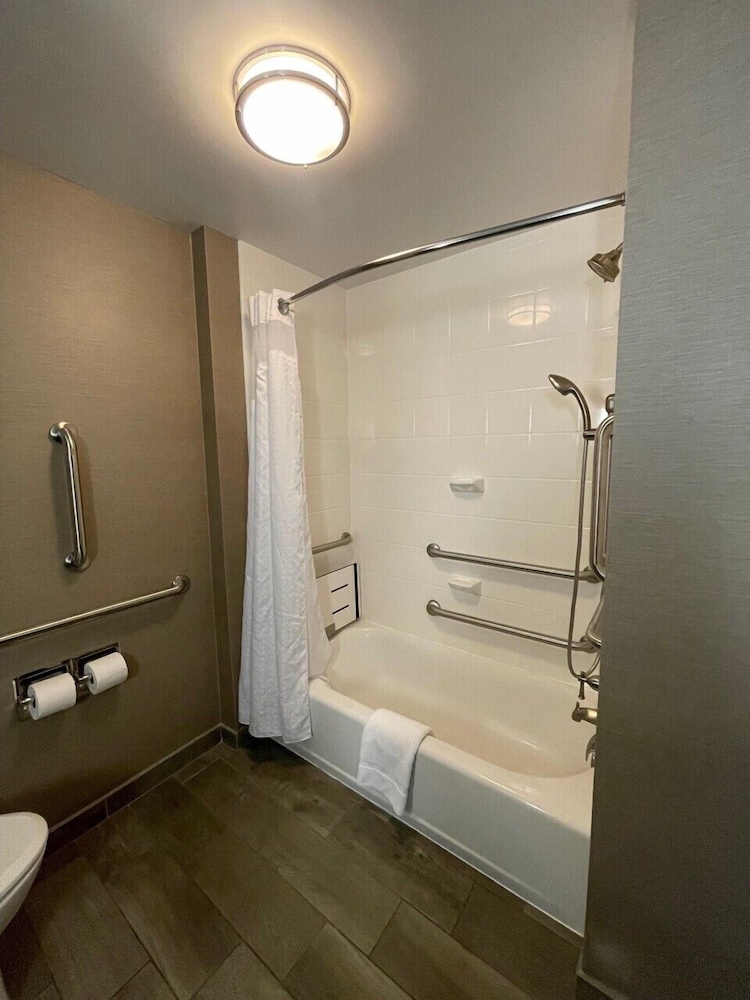 Holiday Inn Owensboro Riverfront 29/75