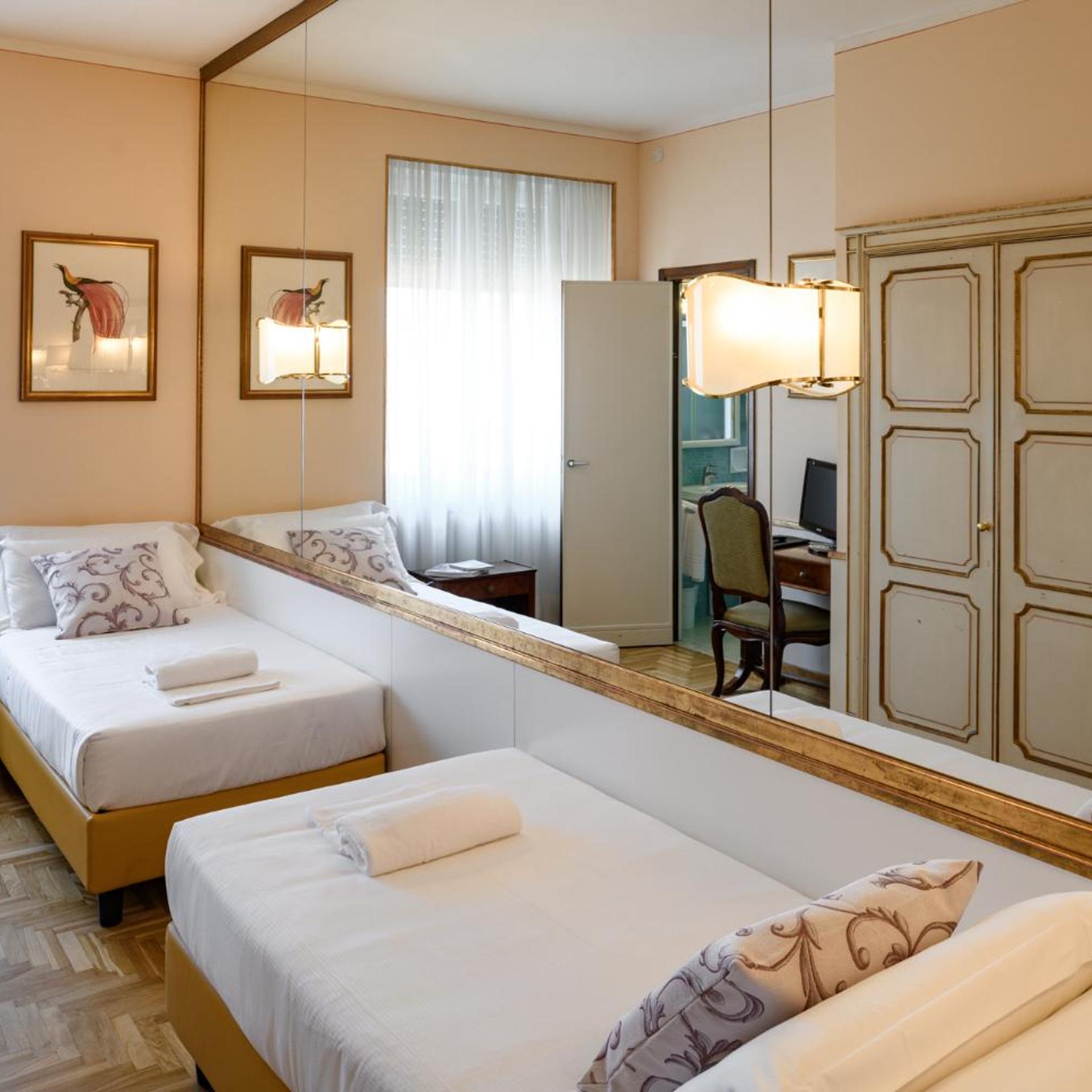 Room, Triple
