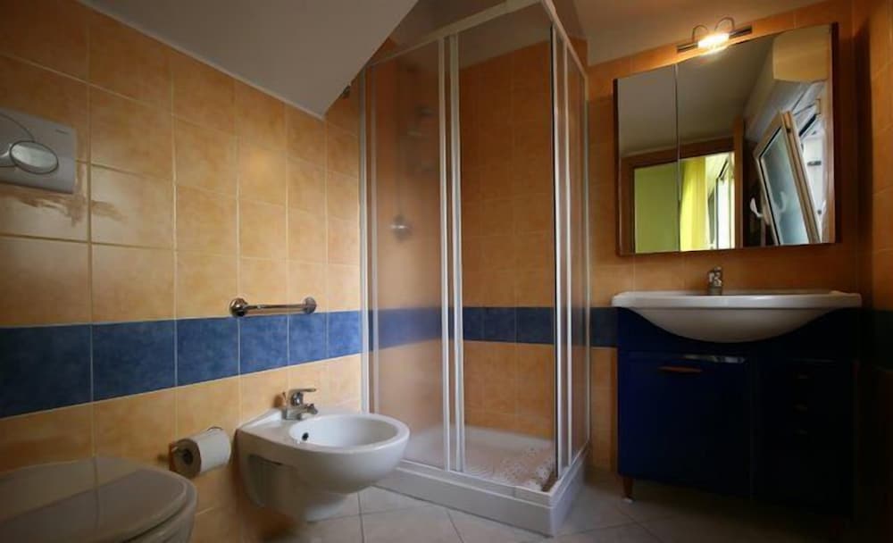2 BEDROOMS, APARTMENT