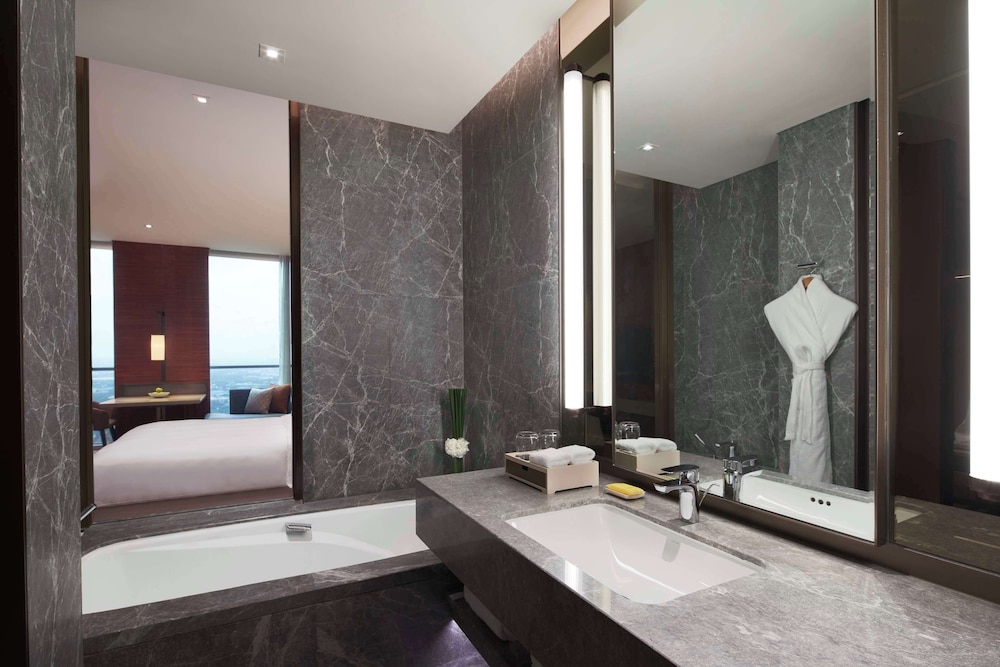 Hyatt Regency Shanghai Jiading 67/69