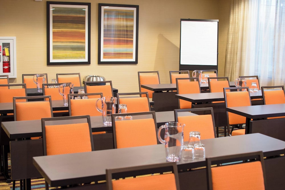 Fairfield Inn & Suites By Marriott Chillicothe 43/50