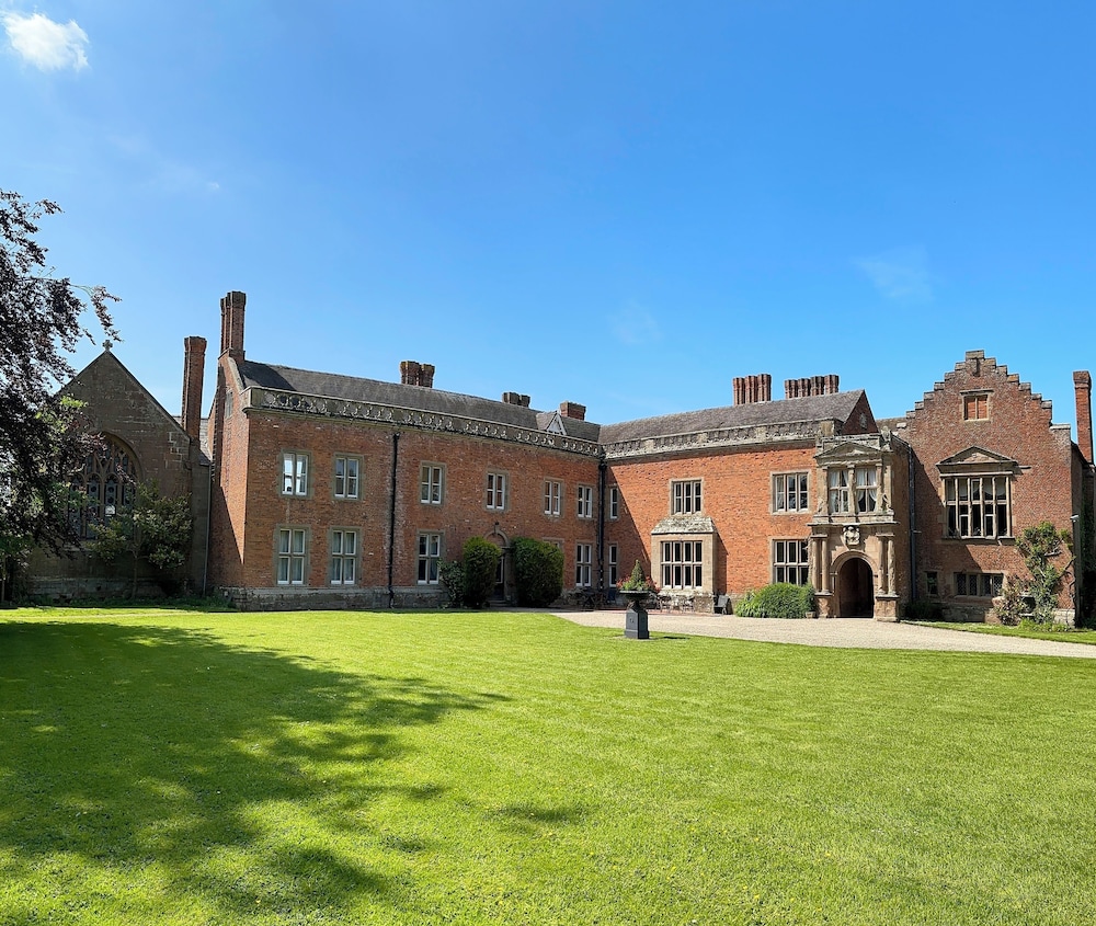 Grafton Manor 34/42