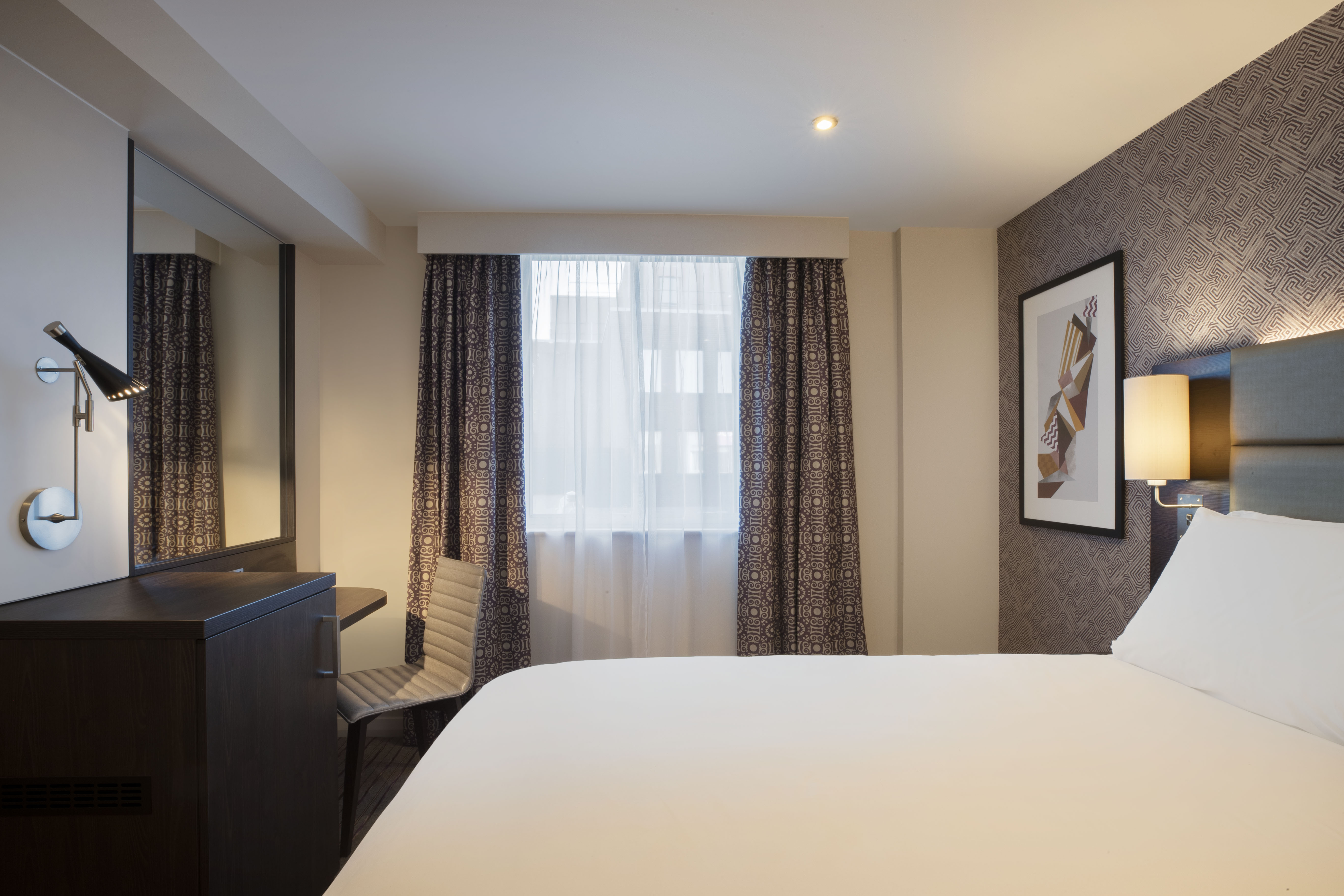 Executive, Single, Queen Bed
