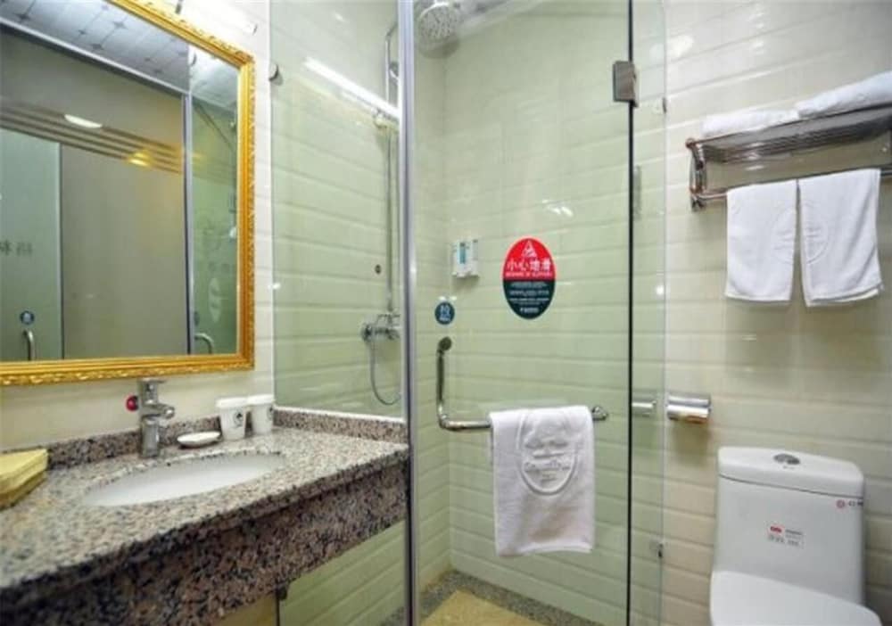GreenTree Inn Kunming Chenggong University City HSR Station Shilin Street Express Hotel 51/57
