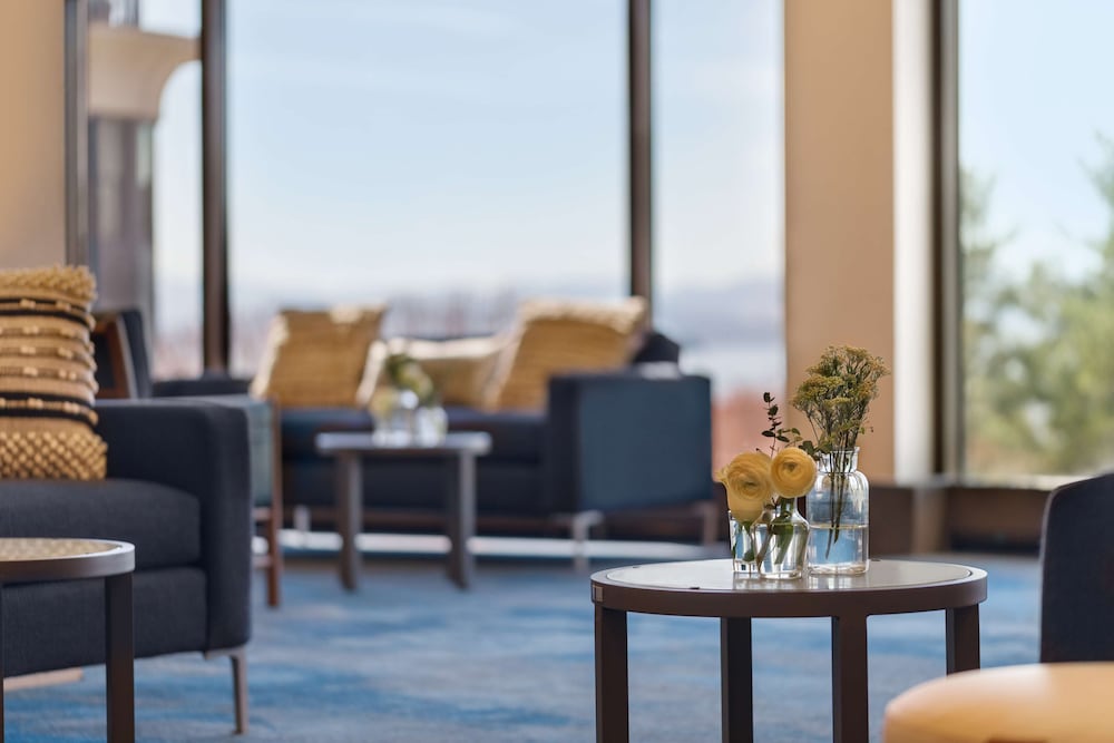 Hotel Champlain Burlington, Curio Collection by Hilton 57/77