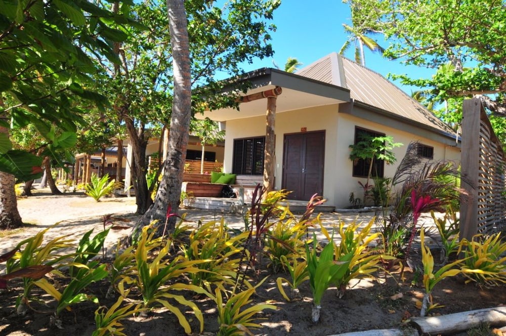Paradise Cove Resort 8/74