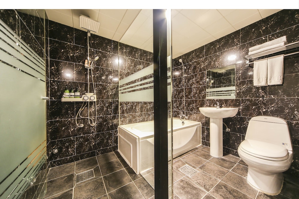 Elysee Hotel 43/44
