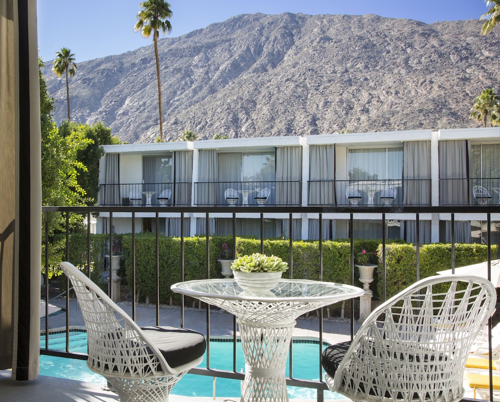 Avalon Hotel And Bungalows Palm Springs 7/85
