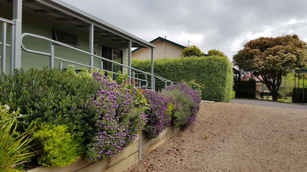 Daylesford Central Motor Inn 61/65
