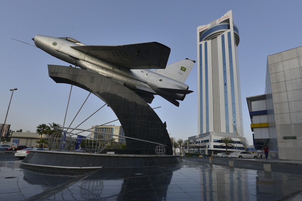 Awaliv International Hotel 7/68