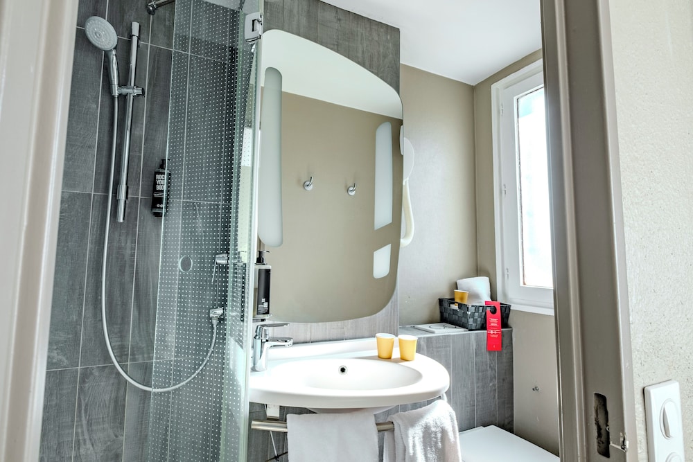 Ibis Marne La Vallee Champs 54/57