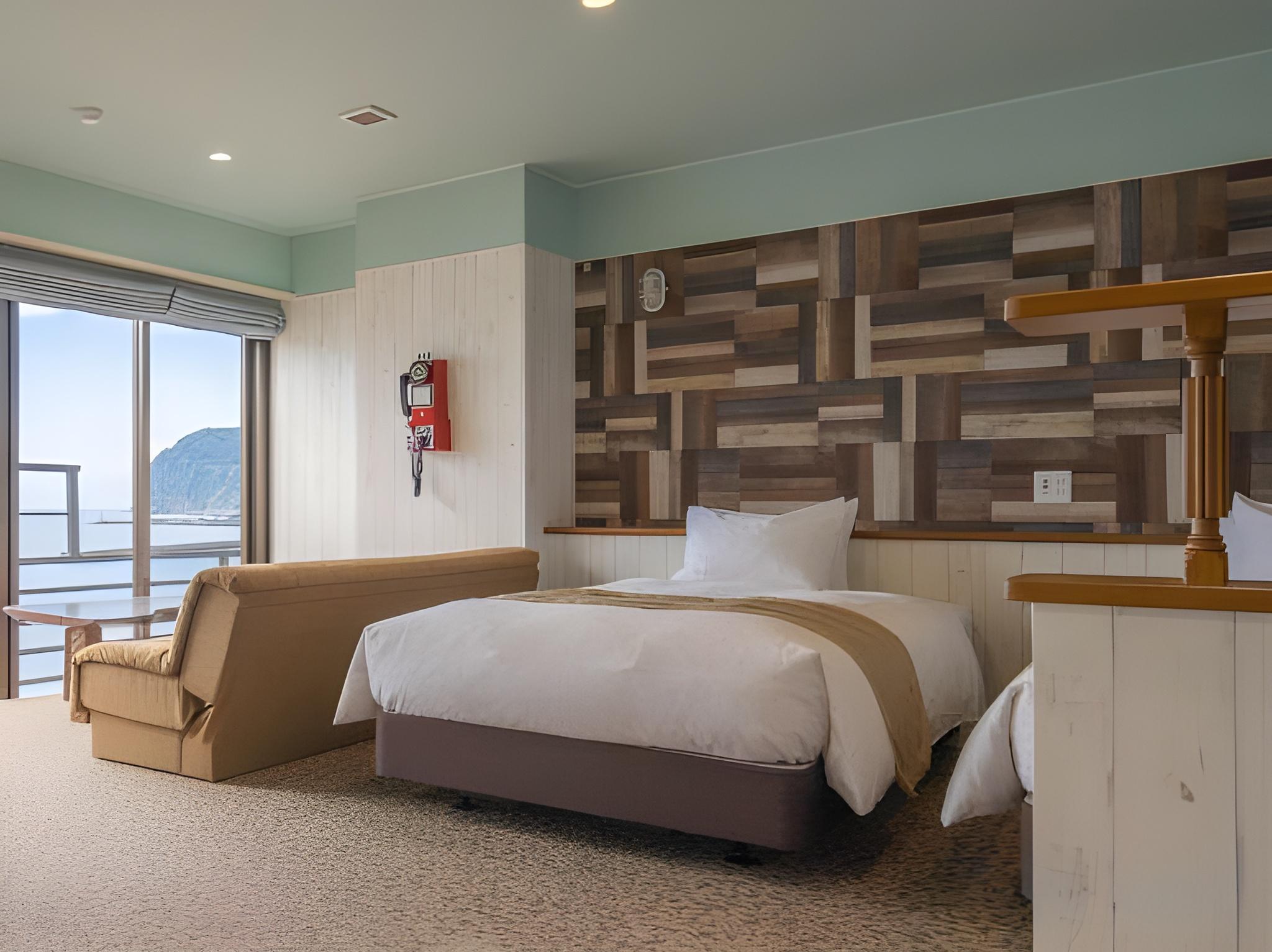 Special, Twin Beds, Ocean View