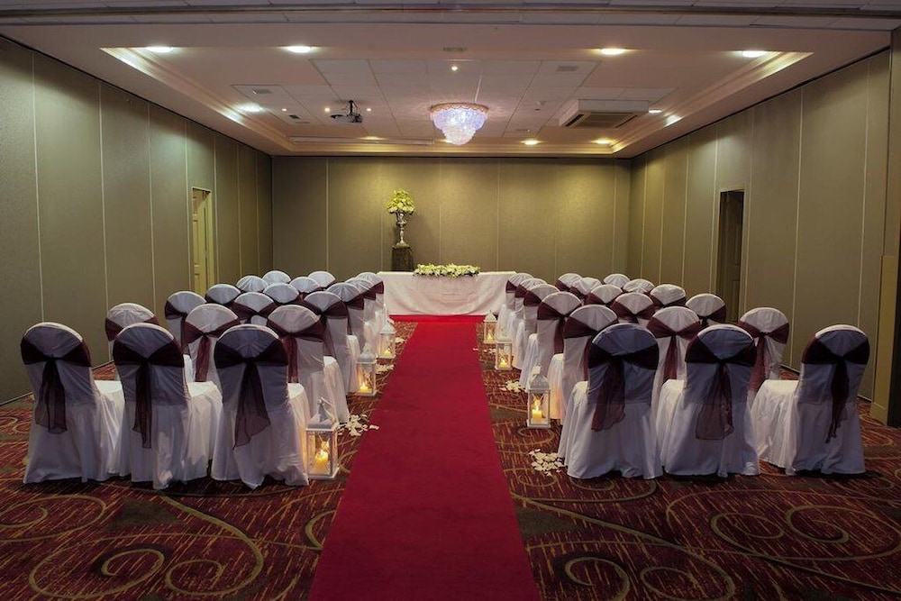 Treacy Apos S West County Conference Amp Leisure Centre 45/50
