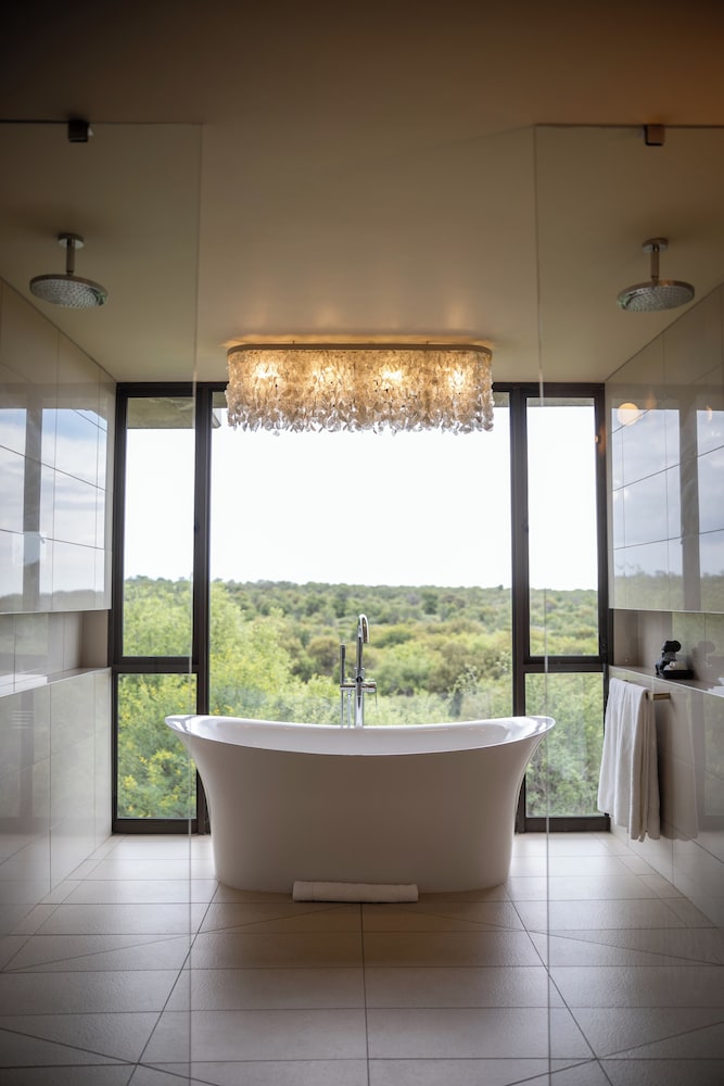 Bona Bona Game Lodge 24/48
