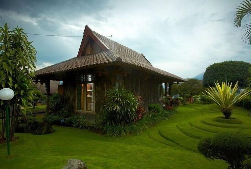 Kusuma Agrowisata Resort Convention Hotel 62/64