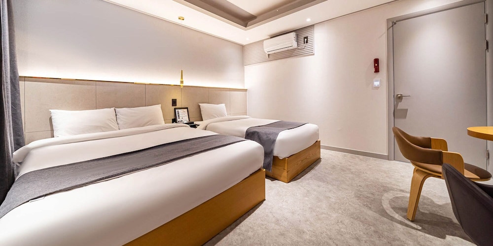 Ritz Motel & Pension 17/71
