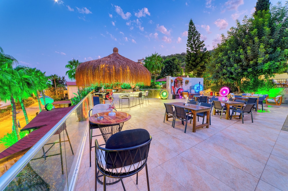 La Finca Hotel 52/63