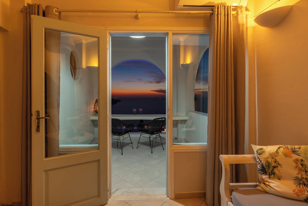ATHERMI SUITES 64/74
