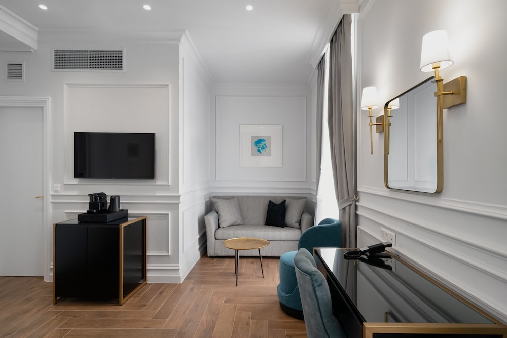 Praxitelous Luxury Suites 29/50