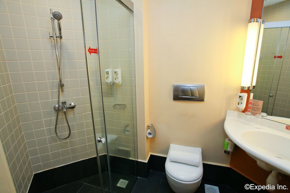 Ibis Singapore on Bencoolen 22/70