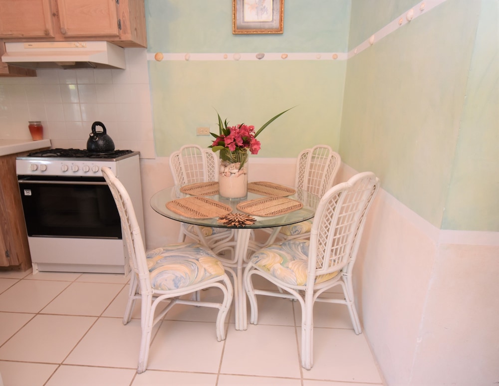 THE SUGAR APPLE BED AND BREAKFAST 26/50