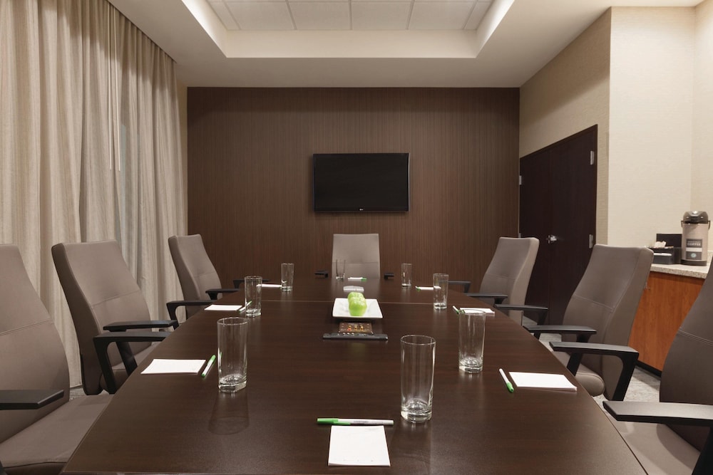 Courtyard by Marriott Charlotte Airport North 37/39