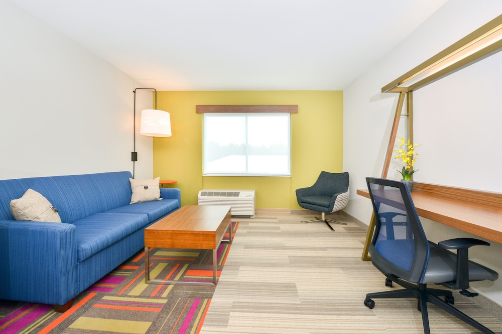 Holiday Inn Express And Suites Salem 35/45
