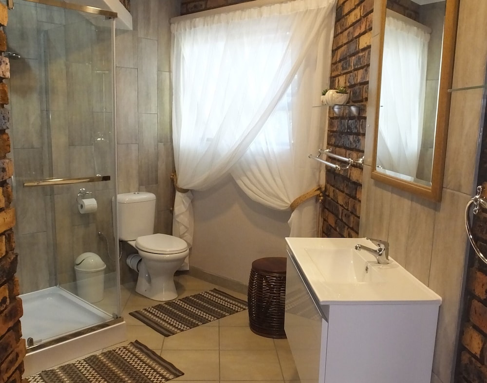Tatenda Guesthouse 35/38