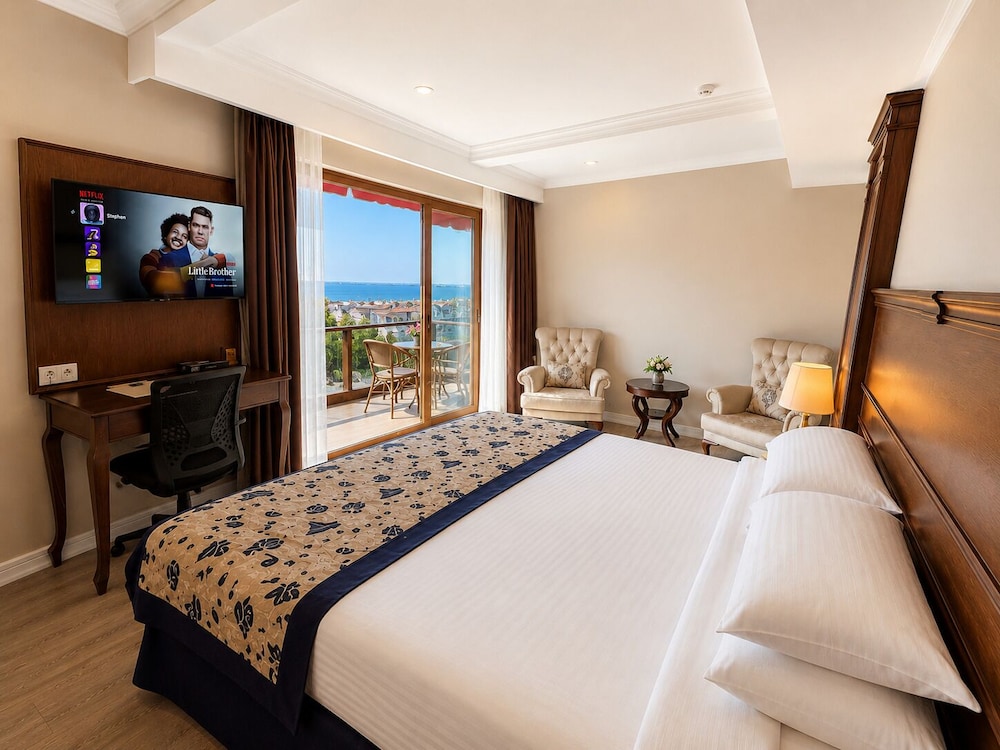 GLK Premier The Home Suites and Spa 16/50