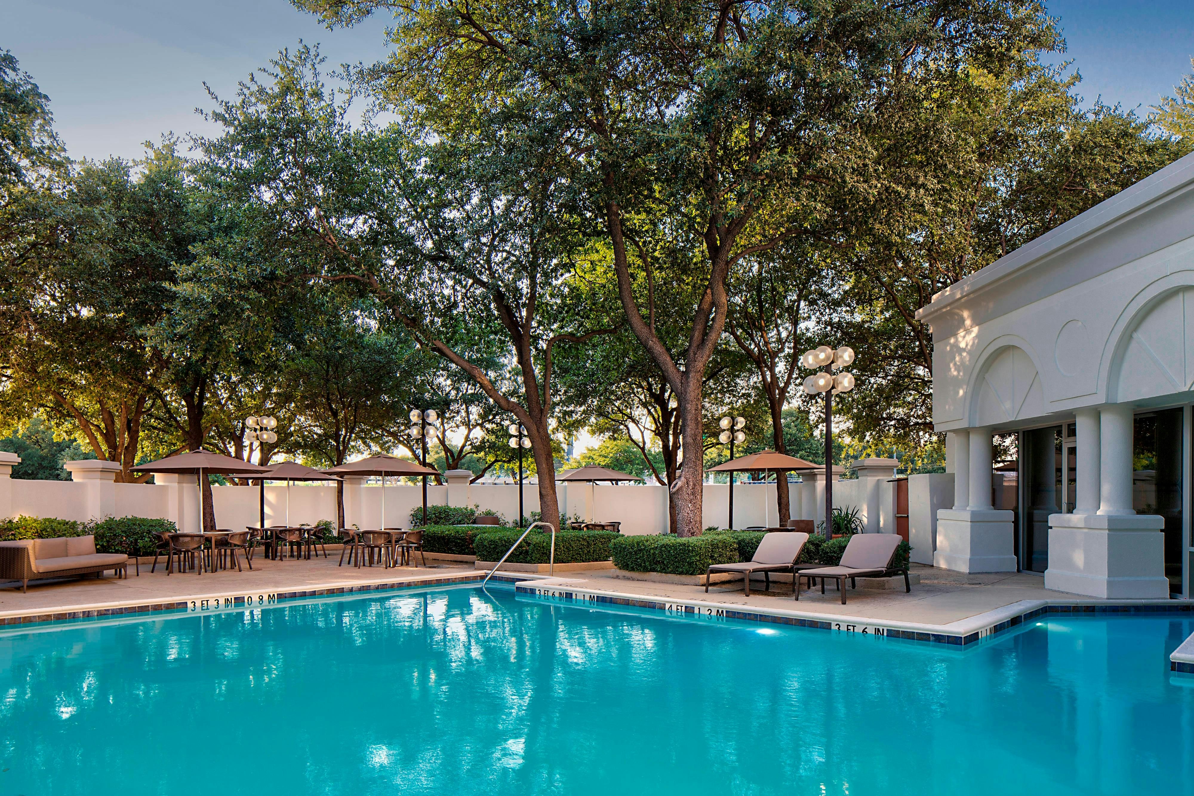 Sheraton Suites Market Center 48/49