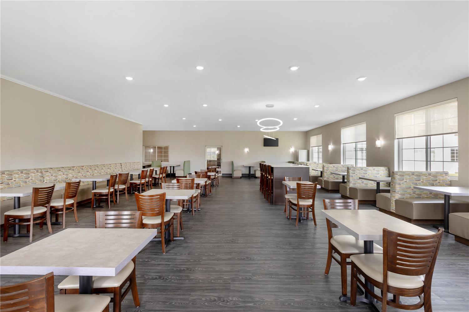 Best Western Cooperstown Inn & Suites 51/54
