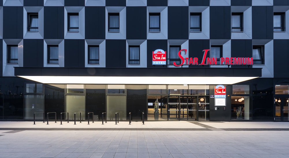 Leonardo Vienna Hauptbahnhof 2/33