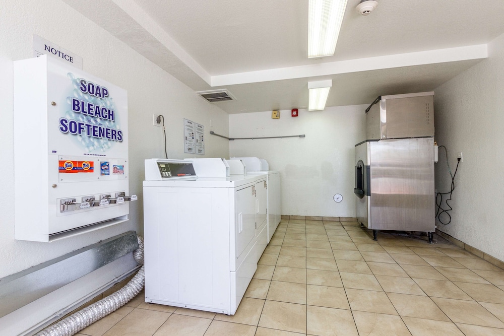 Motel6 Tempe, AZ – Phoenix Airport – Priest Dr 14/43