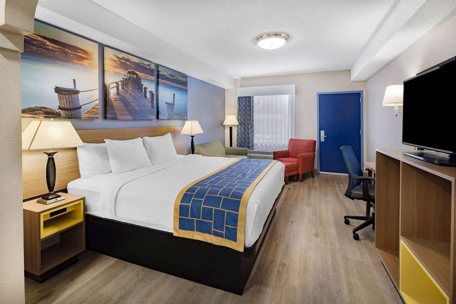 Days Inn & Suites by Wyndham Savannah Midtown 22/56