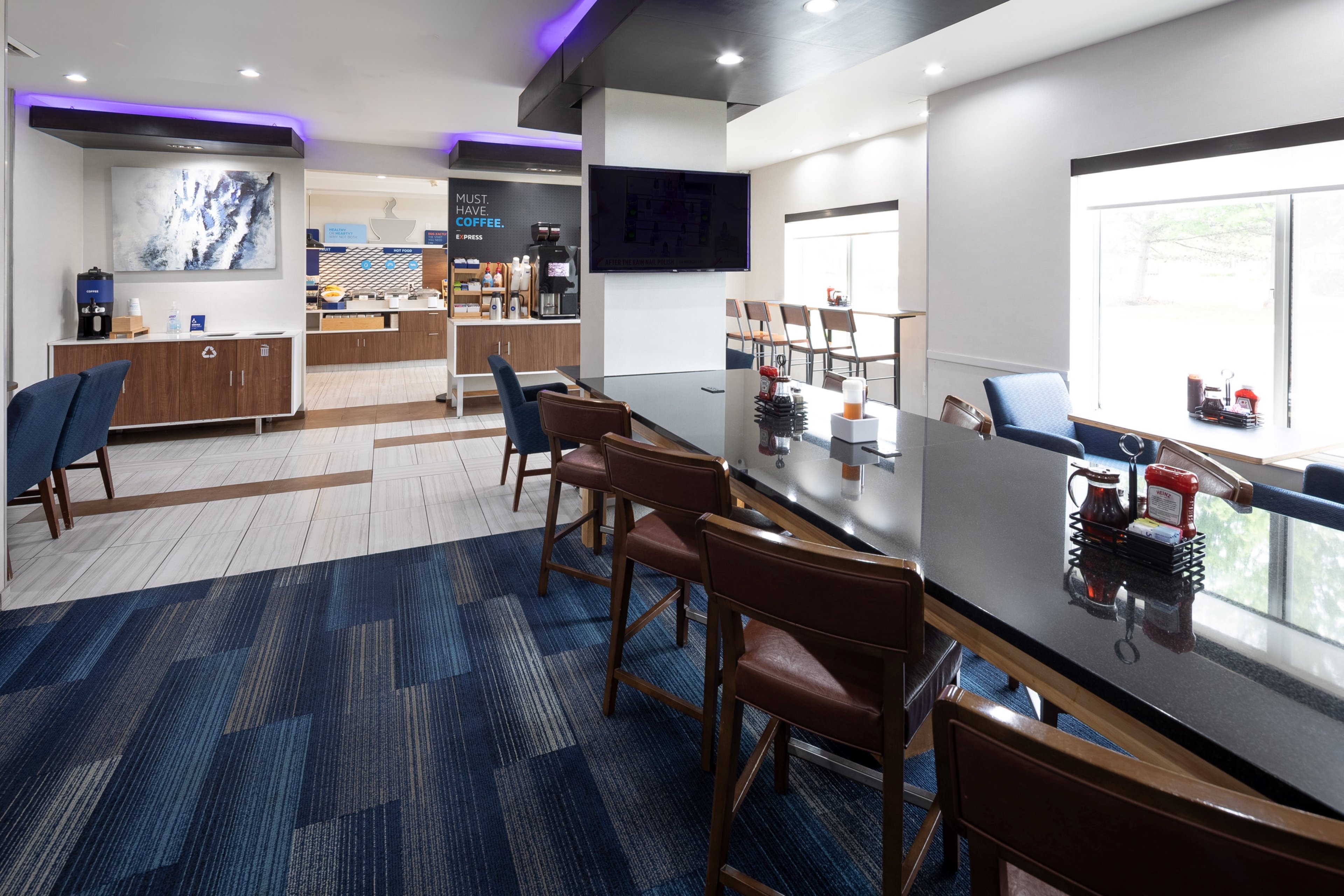 Holiday Inn Express and Suites Chicago West St Charles an IHG Hotel 51/72