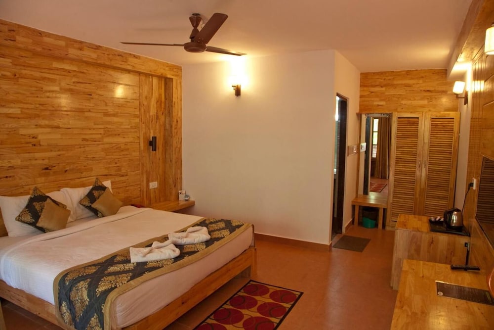 Symphony Palms Beach Resort 12/57