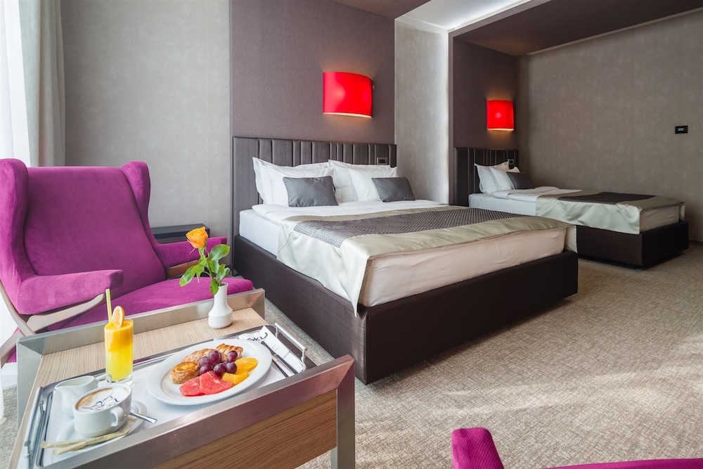 Sky Blue Hotel Spa 23/55
