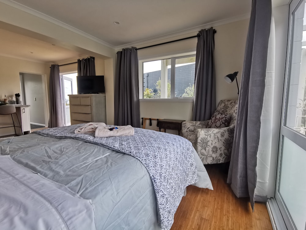 Geyser Lookout BnB 15/50