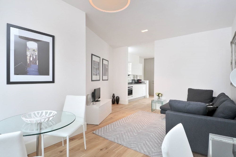 Destiny Scotland - St. Andrew Square Apartments 29/50