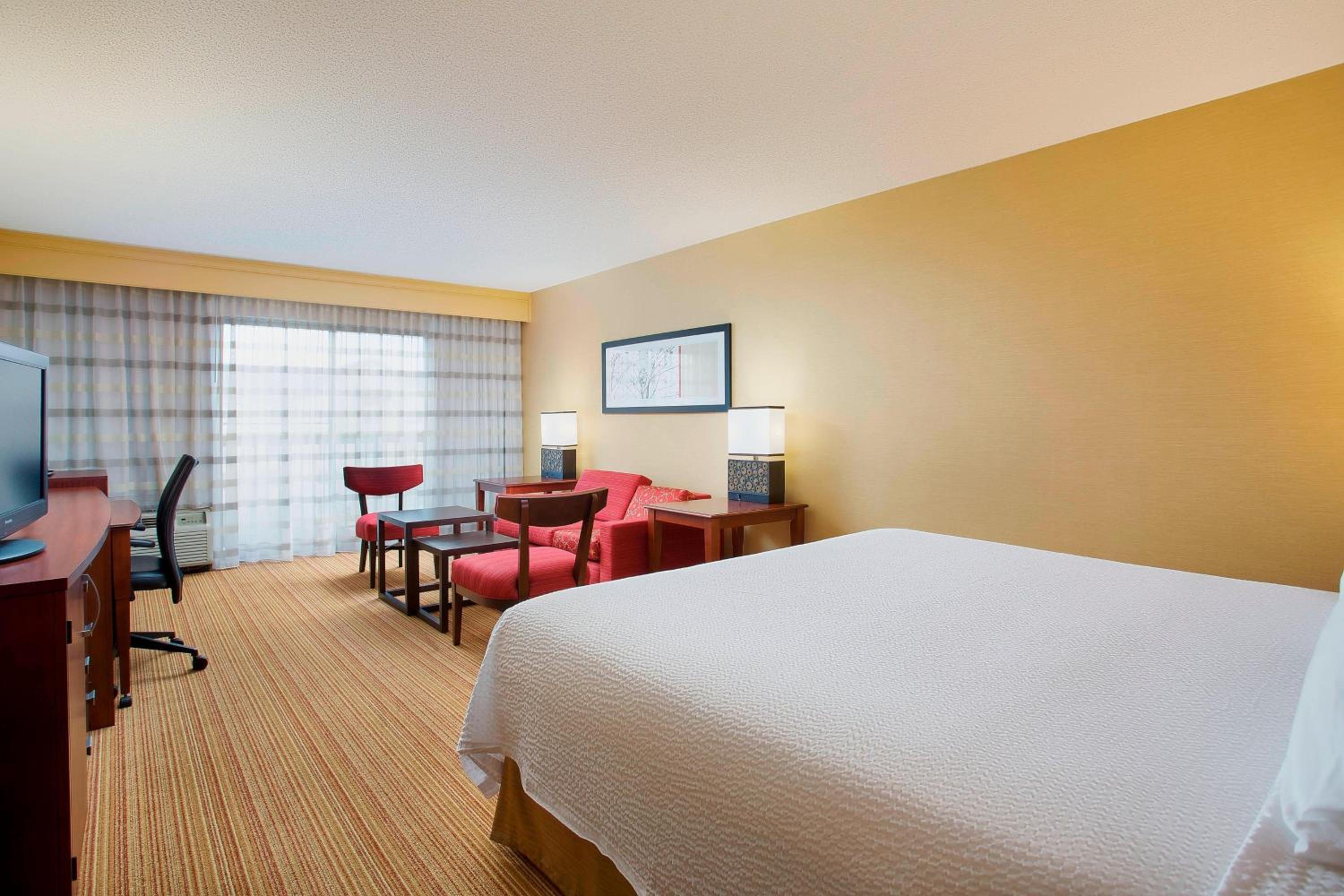 Room at Courtyard Chicago Midway Airport, CHICAGO - IL