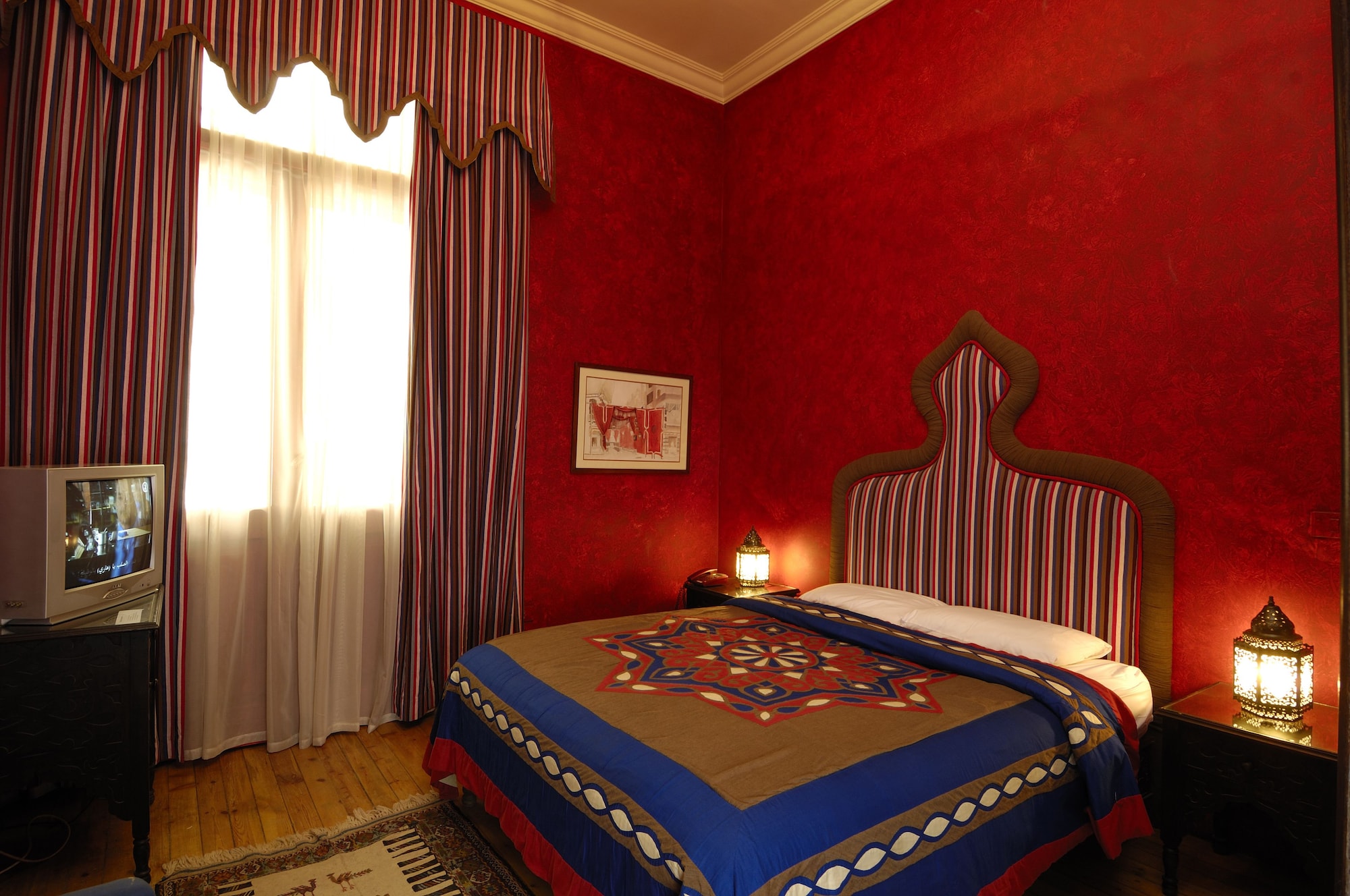 ROOM, DOUBLE BED