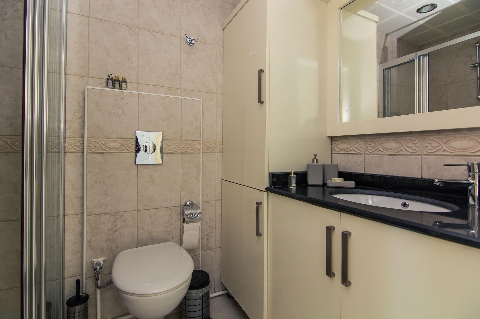 Castle, Apartment, Queen Bed، Lemon Villa Hotel 2/2