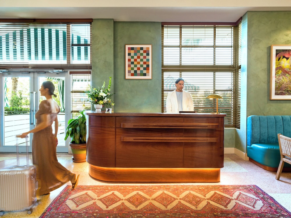 Hotel Trouvail Miami Beach 12/71