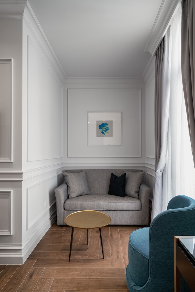 Praxitelous Luxury Suites 33/50