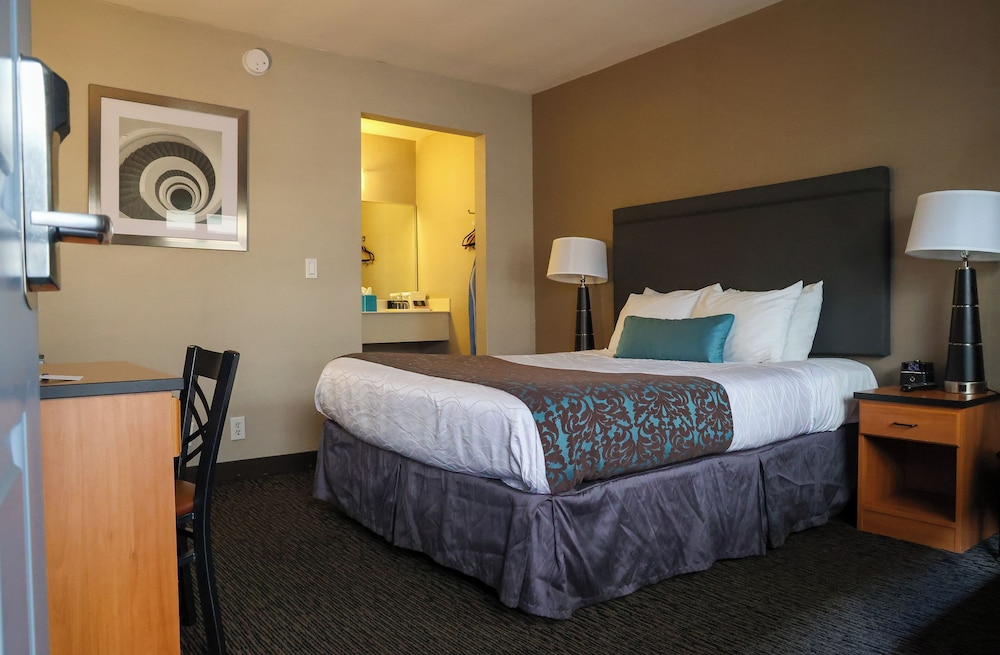 DELUXE, QUEEN BED