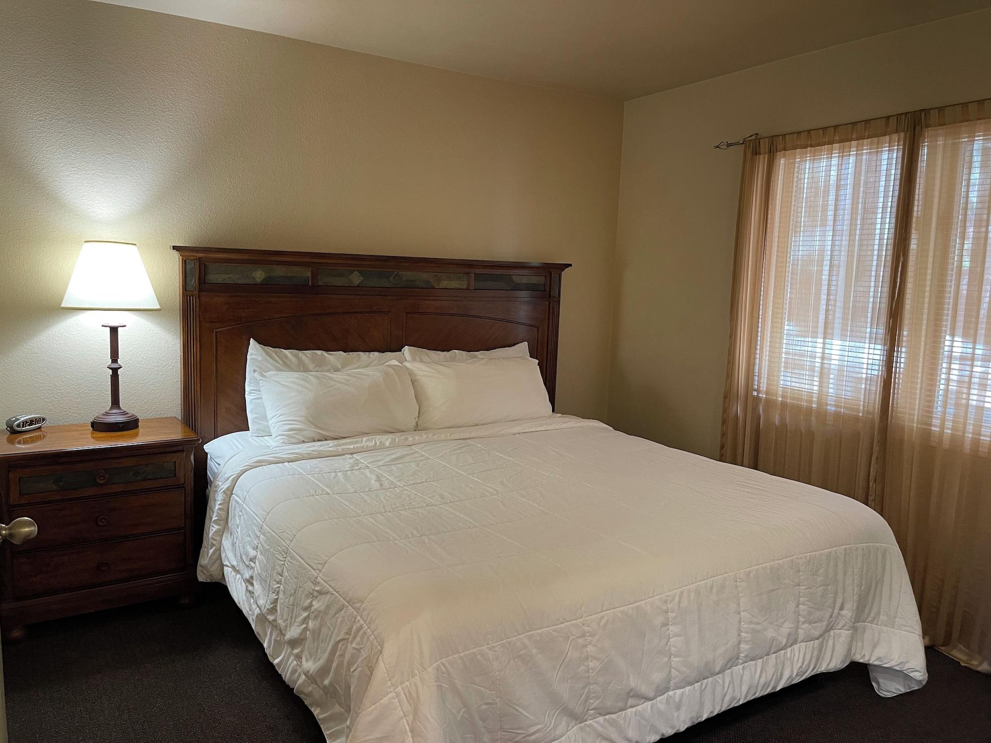 Deluxe, Multiple Beds, Lake Side, Lake View