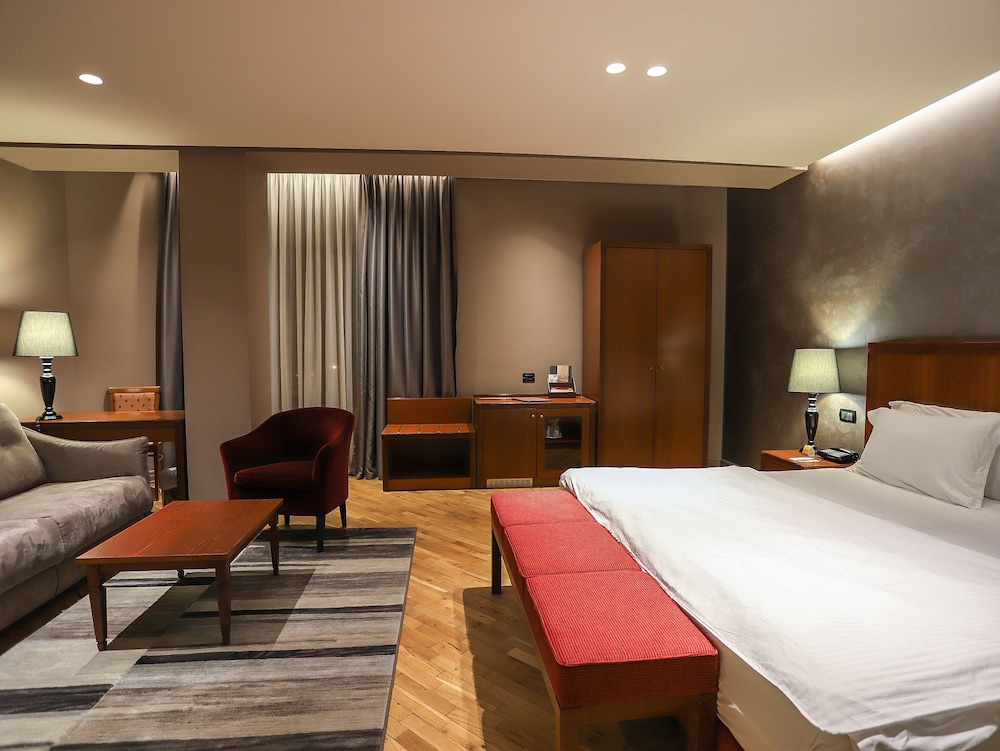 Mondial Hotel Tirana 22/70